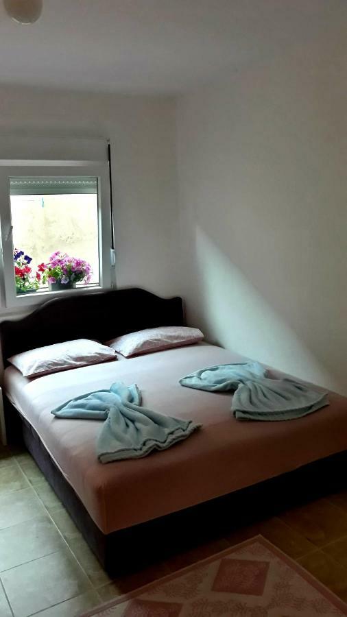 Apartman Tatjana Sutomore Exterior photo